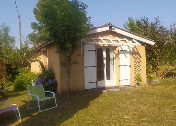 Maison Dans Un Ecrin De Verdure