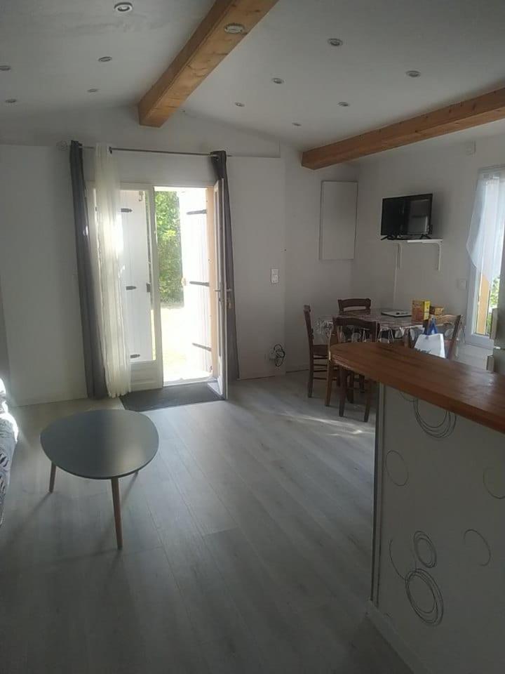 Maison Dans Un Ecrin De Verdure