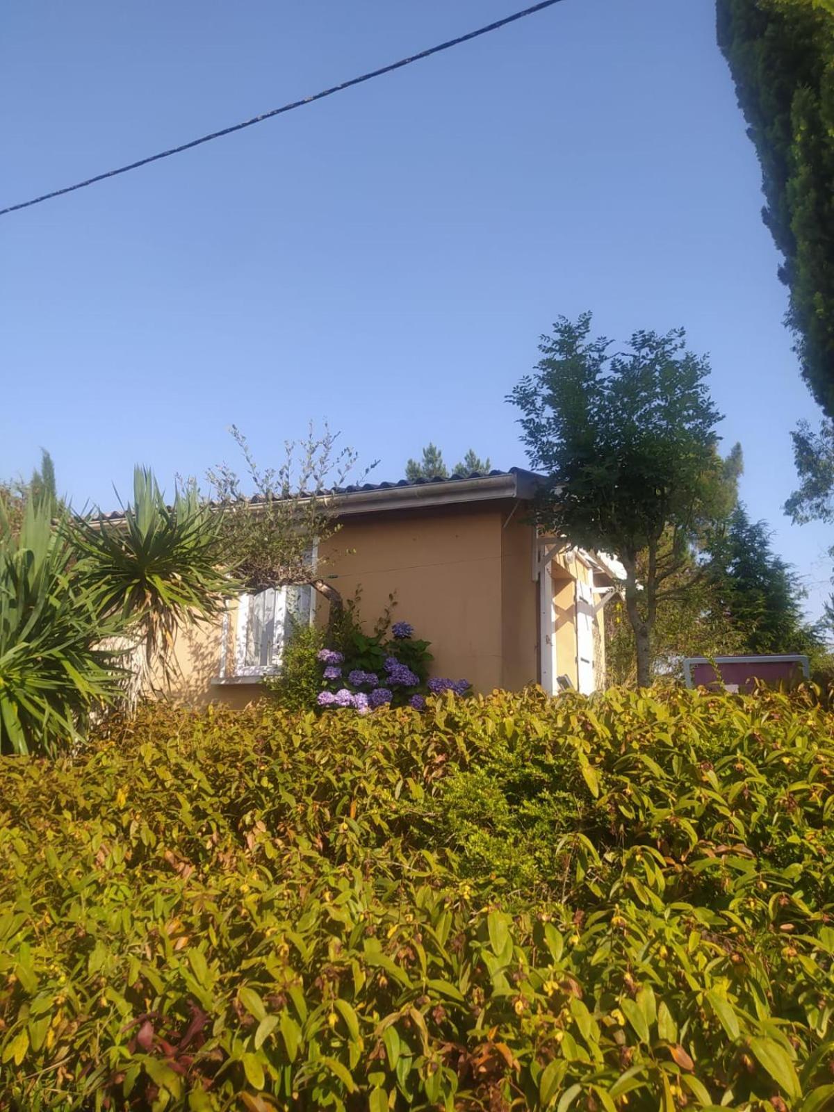 Maison Dans Un Ecrin De Verdure Le Fouilloux